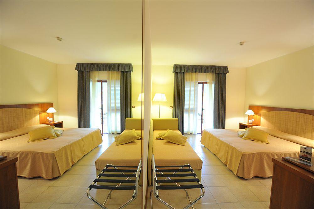 Hotel Club Portogreco Scanzano Jonico Екстериор снимка