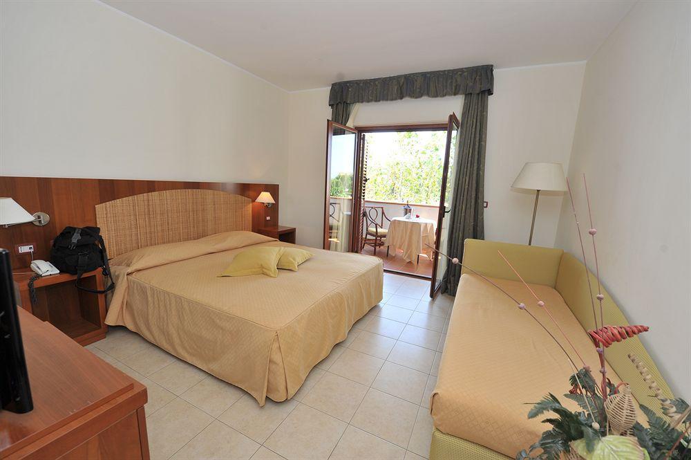 Hotel Club Portogreco Scanzano Jonico Екстериор снимка